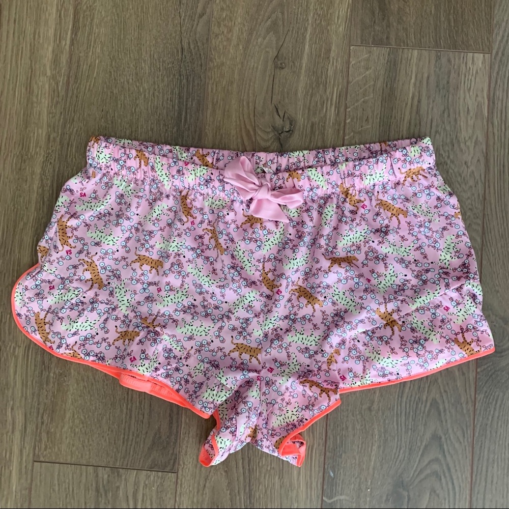 Victoria’s Secret Silk Sleep shorts sz:M